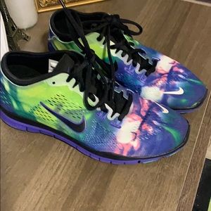 NWOT NIKE Free 5.0 Training Shoes (6.5)